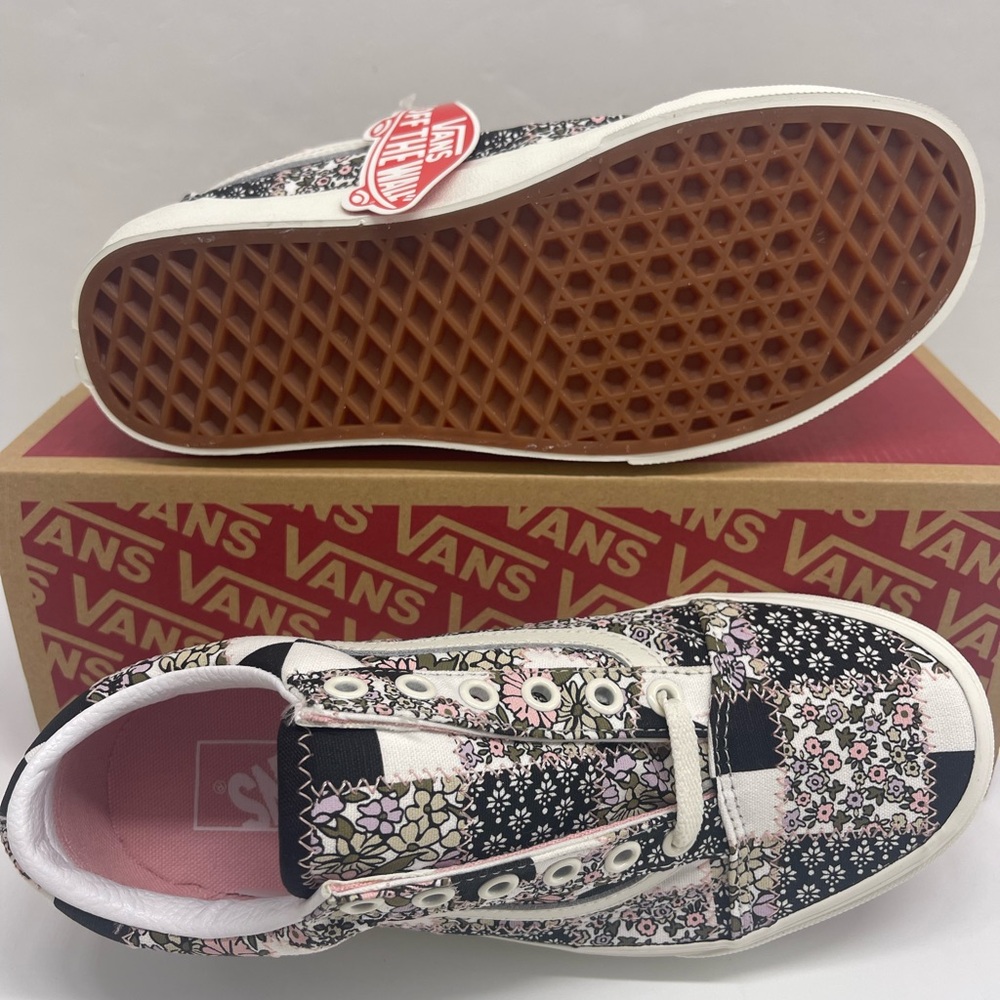 Vans WMNS Vans Old Skool
(Patchwork Floral) Marshmallow Sneakers 
VN0A38G19FY - Picture 14 of 16